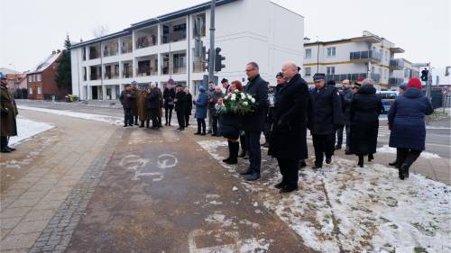 Zdjęcie przedstawia uroczystość obchodów 78. rocznicy Marszu Śmierci w Pruszczu Gdańskim